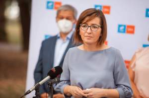 „În august, am putea scăpa de masca în aer liber”! Anunțul ministrului Sănătății, Ioana Mihăilă