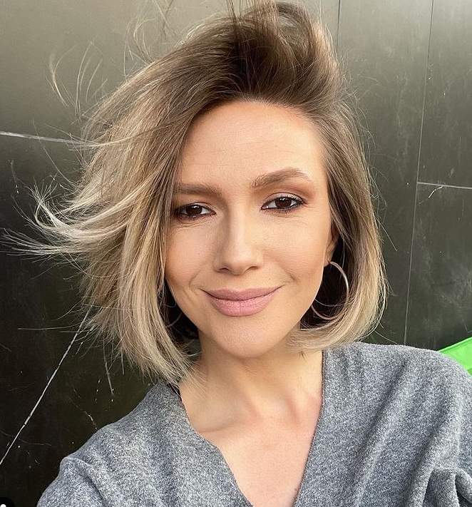 adela popescu selfie