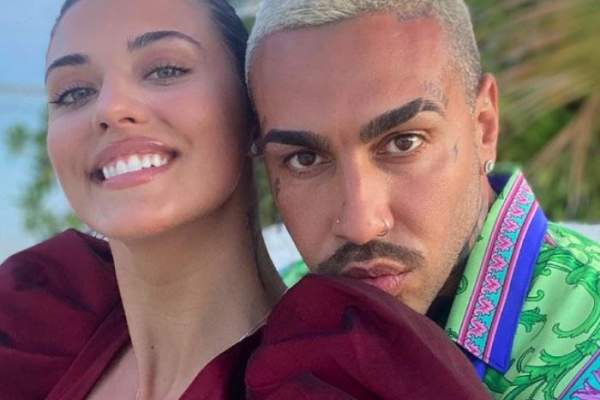 Cum a fost surprins Alex Velea la întoarcerea în România! Colegii artistului, surpriză de proporții de ziua lui / FOTO