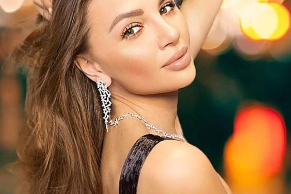 Ramona Gabor, în tandrețuri cu un bărbat misterios! Cum a fost surprinsă vedeta la o petrecere din Dubai / FOTO