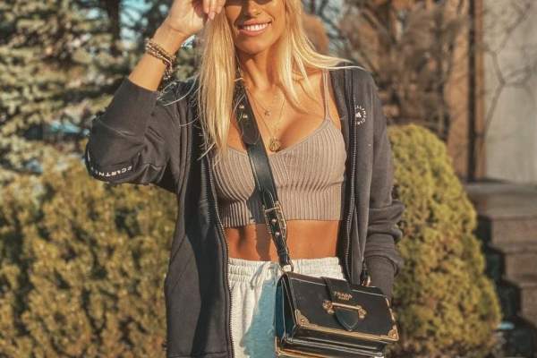 Gabriela Prisăcariu se poate lăuda cu o mamă superbă. Soția lui Dani Oțil a postat o poză cu cea mai importantă femeie din viața ei