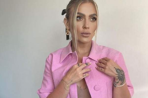 Cum arăta Oana Radu la 18 ani. Fanii, uluiți de cât de mult s-a schimbat cântăreața după operațiile estetice! / FOTO