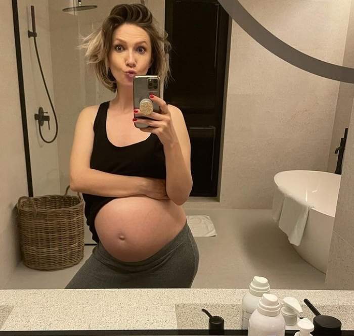 adela popescu imagine cu ea gravida