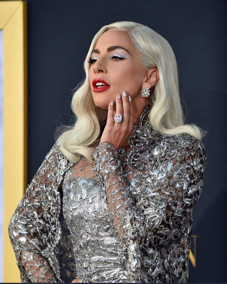 Lady Gaga a rămas gravidă în urma unui abuz, la doar 19 ani. ”M-a abandonat, însărcinată, la colțul străzii”