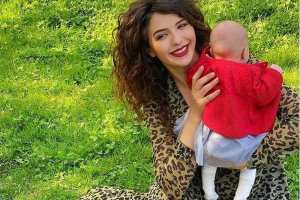 Like Creața de la Chefi la cuțite se pregătește să-și creștineze fiica. Fosta concurentă, declarații despre botez: „Abia așteptăm”