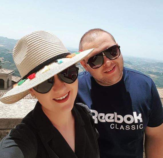 Alexandru Bădițoaia și iubita sa, în vacanță.