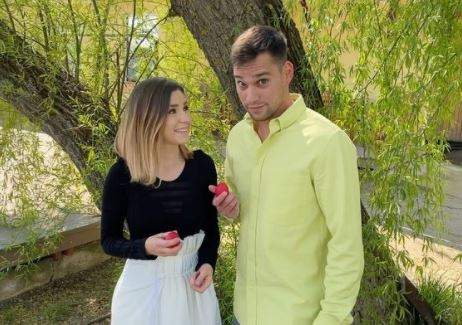 Cristina Ciobănașu și Vlad Gherman, împreună de Paște, cu ouă în mână.