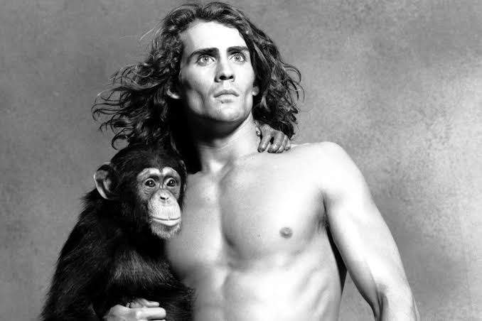 A murit actorul Joe Lara, cel care l-a interpretat pe faimosul Tarzan. Vedeta a sfârșit într-un accident, alături de soție
