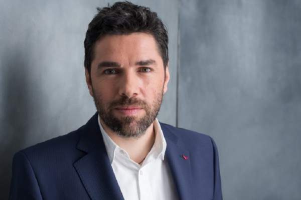 Tragica poveste de dragoste dintre Alex Dima și soția lui, Roxana. S-au căsătorit pe un acoperiș, iar ea a murit câțiva ani mai târziu