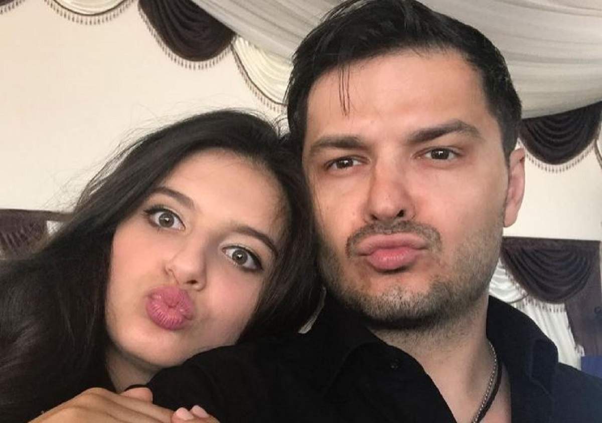 Liviu Vârciu și fiica lui, Carmina, își fac un selfie. Ambii țin buzele țuguiate.