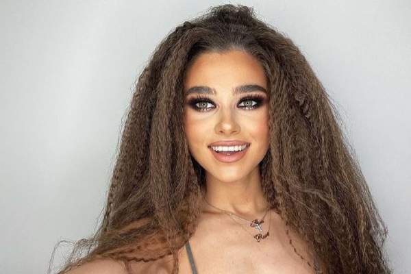 Ce sume de bani câștigă Theo Rose din Instagram! Artista le-a dezvăluit totul fanilor