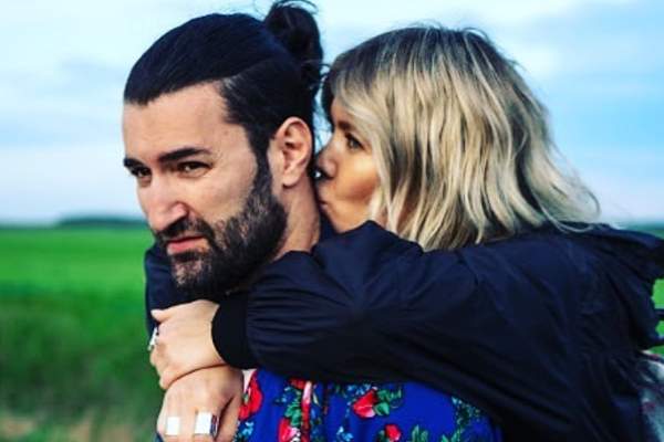 Smiley, fotografie emoționantă cu fiica lui, de Ziua Copilului. Cum a surprins-o cântărețul pe Gina Pistol împreună cu cea mică