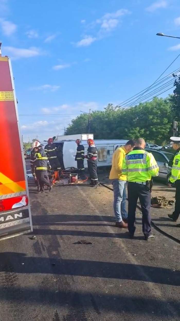 Imagini dramatice din Dâmbovița. Copiii răniți în accidentul cu doi morți de lângă Aninoasa plâng și tremură de frică: „Vreau acasă” / VIDEO