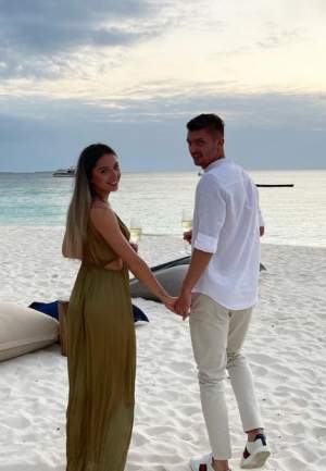 Florin Tănase și iubita lui, Medeea, s-au logodit! Marele eveniment a avut loc pe o plajă din Zanzibar