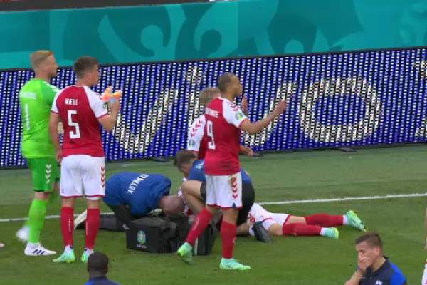 Cel mai șocant moment al anului în fotbalul european. Christian Eriksen, fără suflare, resuscitat de medici