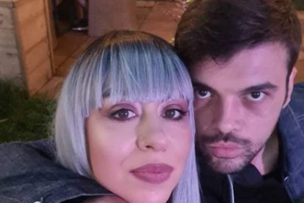 Oana Roman și Marius Elisei se vorbesc să facă aceleași lucruri. Ce au apărut simultan pe paginile lor de Instagram