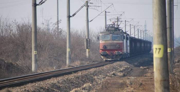 Un tânăr de 17 ani a fost lovit de tren, în Dâmbovița. În ce stare se află acum băiatul