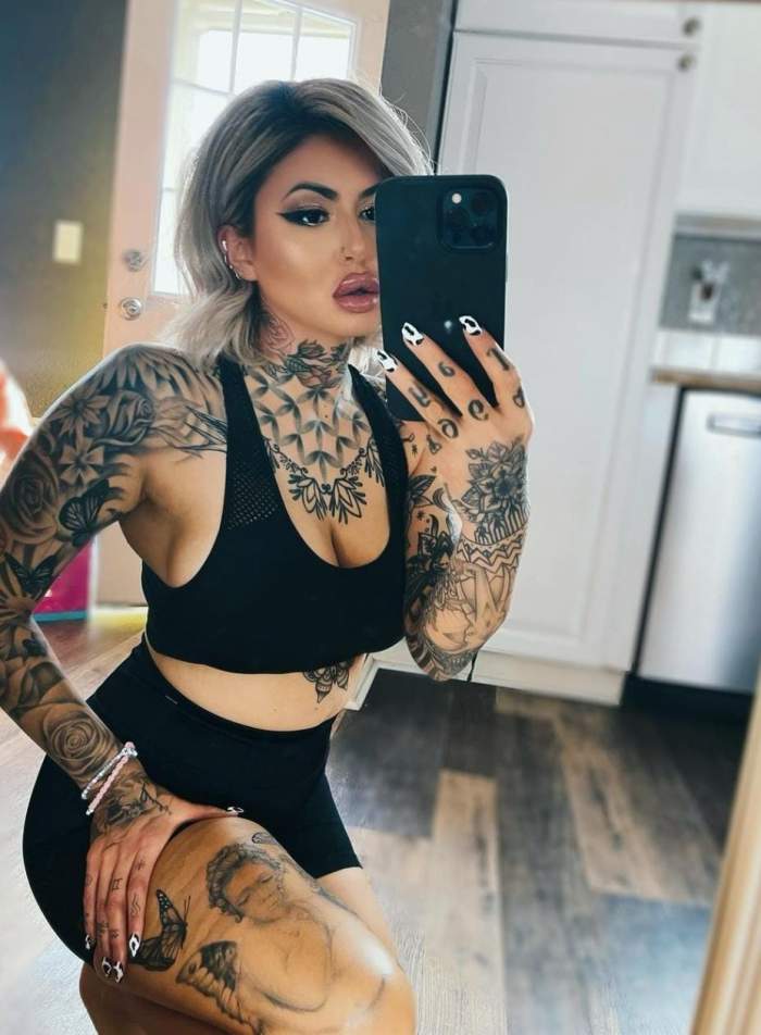 Cum arată femeia care a cheltuit peste 8.000 de euro pentru a-și acoperi corpul cu tatuaje / GALERIE FOTO