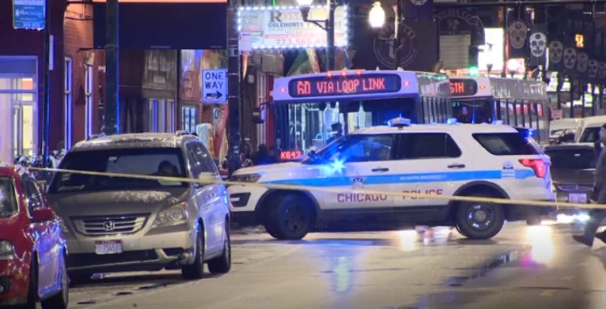 Schimb de focuri la o adunare din Chicago. Au murit patru persoane