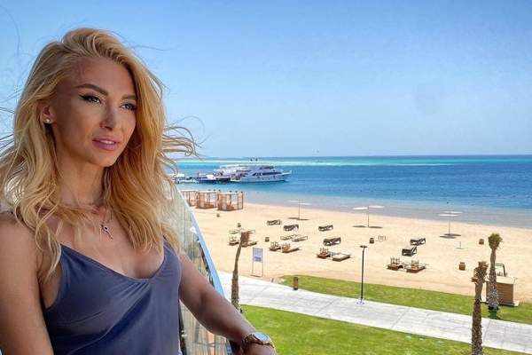 Andreea Bălan, schimbare radicală de look. Cântăreața și-a surprins fanii cu apariția sa