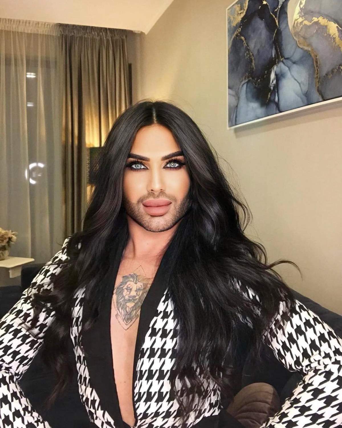 Conchita de Romînia Conchita de România, detalii nemaiștiute despre trecutul și familia lui, la Antena Stars: ”Părinții mei sunt singurii care... ” / VIDEO