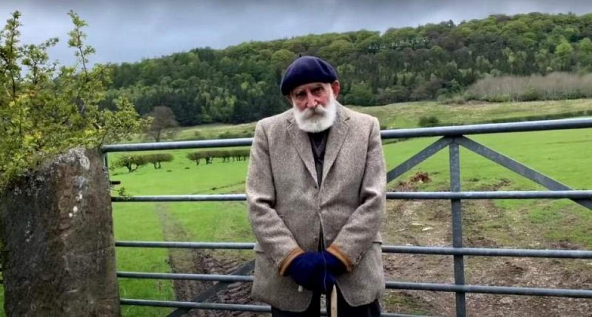 Cum a devenit un britanic în vârstă de 84 de ani viral pe YouTube. John Butler are milioane de vizualizări