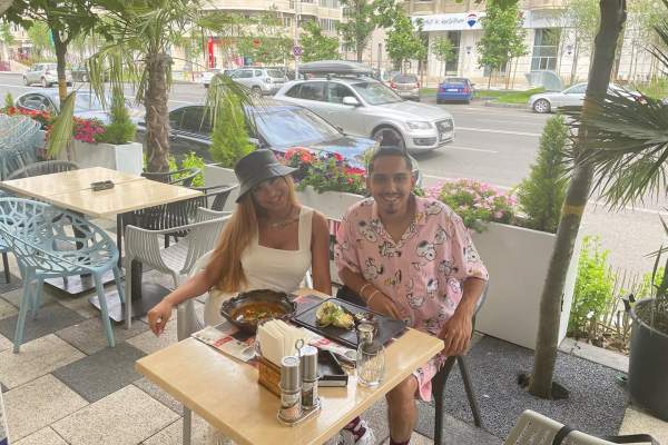 Roxana Dobrițoiu s-a împăcat cu iubitul care a înșelat-o. Cum a reușit nepoata lui Adi de la Vâlcea să dea uitării suferința / VIDEO