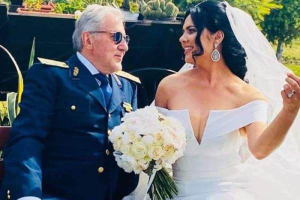 Ce a făcut-o pe Ioana Simion să renunțe la divorțul de Ilie Năstase. Bruneta a oferit declarații exclusive, la Antena Stars: ”Mai are și el anumite scăpări”