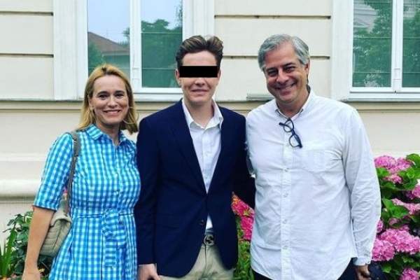 Fiul Andreei Esca, Aris Melkior, a absolvit liceul la Școala Franceză. Prezentatoarea nu a lipsit de la ceremonie: „Sunt mândră de tine” / FOTO