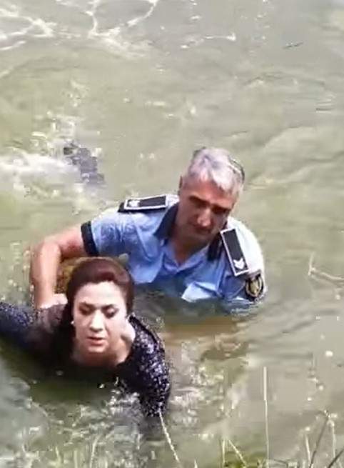 Polițistul care a salvat-o pe șoferița din Iași căzută cu maşina în lac va fi premiat. Bărbatul va primi 1000 de euro pentru gestul său
