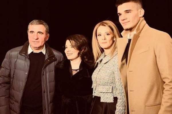 Cât de bine se înțelege Ianis Hagi cu mama lui. Fotbalistul a făcut mărturii emoționante: ”A vrut să ne trimită la...”