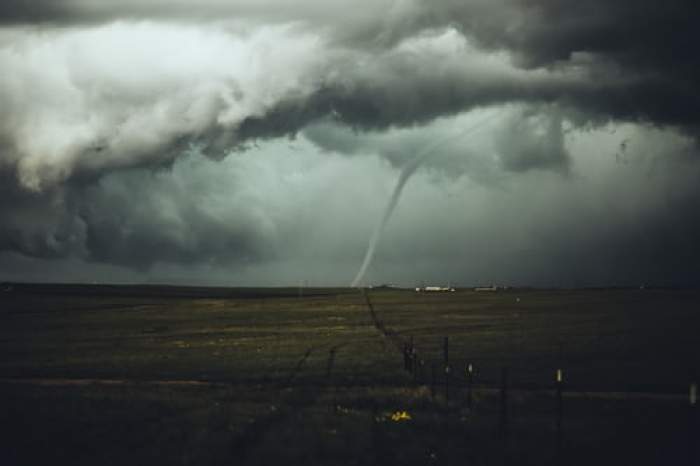 Un val de aer tropical va lovi România în următoarele zile! Meteorologii anunță caniculă, dar și vijelii