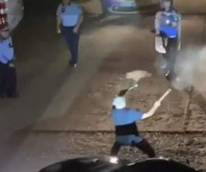 Polițiști atacați cu topoare la Bârlad. Un bărbat beat a pierdut controlul la apariția forțelor de ordine / VIDEO