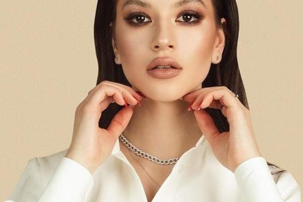 Cum arată mama Cleopatrei Stratan. Ani de zile a stat departe de lumina reflectoarelor