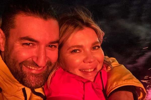 Smiley se gândește să scoată o piesă cu Gina Pistol și fiica lor: „Am auzit-o gângurind, are o voce extrem de muzicală”