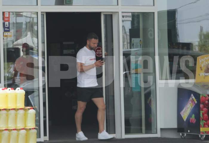 Razvan Raț a uitat de mască, dar nu și de ”recompensa” angajaților. Fostul fotbalist știe cum să întoarcă favorul / PAPARAZZI