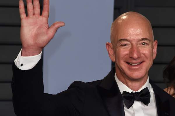 Jeff Bezos a decis ca o femeie de 82 de ani să-l însoțească în spațiu. Miliardarul îi va împlini visul de-o viață: „Voi iubi fiecare secundă"