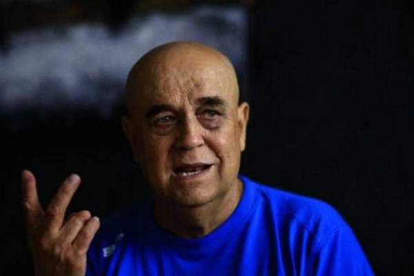 Benone Sinulescu a fost găsit inconștient în casă. În prezent, se află în stare gravă la o clinică din Arad / VIDEO