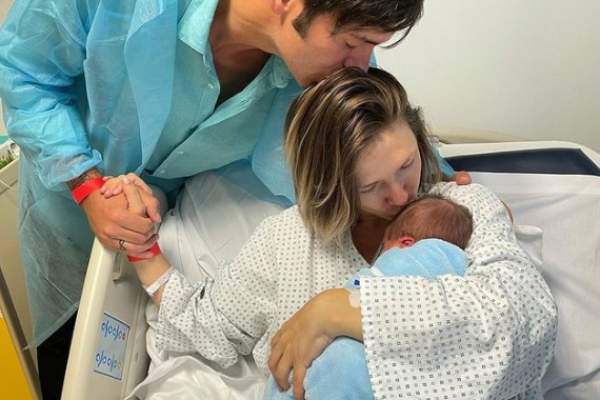 Prima reacție a lui Radu Vâlcan după ce Adela Popescu a născut un băiețel sănătos: „Iubire, vă ador!”