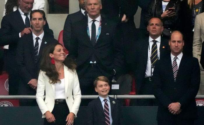 Kate Middleton a atras toate privirile cu cerceii purtați la EURO 2020. Cât au costat accesoriile purtate de Ducesă