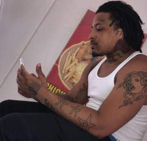 Cântăreț de rap, ucis într-o ambuscadă armată chiar la ieșirea din închisoare. Artistul a fost împușcat de 64 de ori