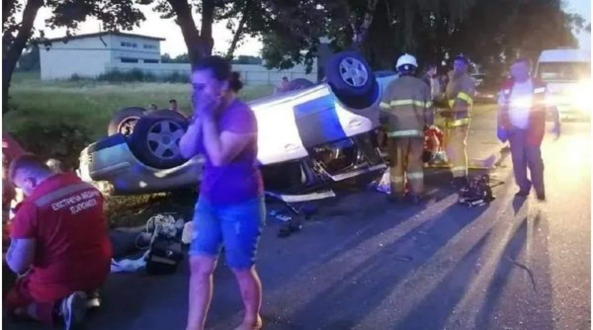 Accident mortal în Kiev! 7 copii se aflau în portbagajul unei mașini care s-a răsturnat. Un băiețel și șoferul au murit