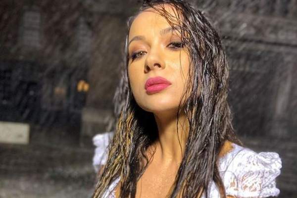 Vlăduța Lupău, din nou pe mâinile medicilor! Cum s-a afișat cântăreața la spital! / FOTO