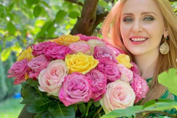 Cum o răsfață Alexandru Ciucu pe soția lui, Alina Sorescu, de ziua ei de naștere. Cei doi par să fie mai fericiți ca niciodată / FOTO