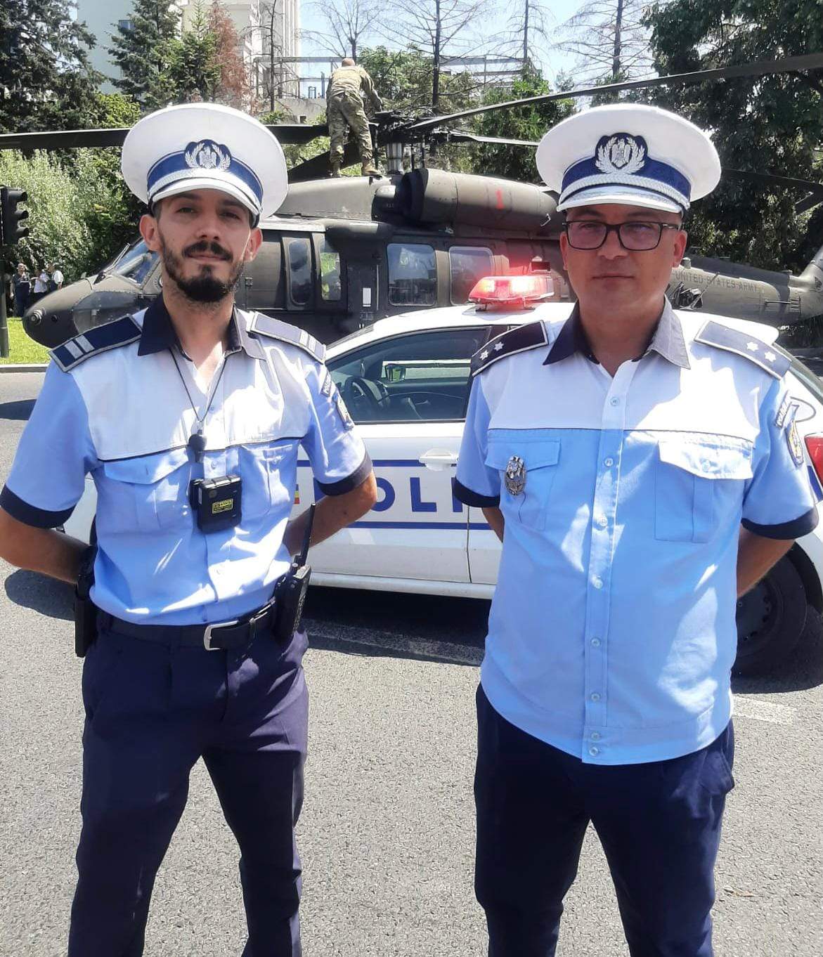 Ei sunt polițiștii care au împiedicat producerea unei tragedii la aterizarea elicopterului în București: „Fugi repede și blochează traficul!”