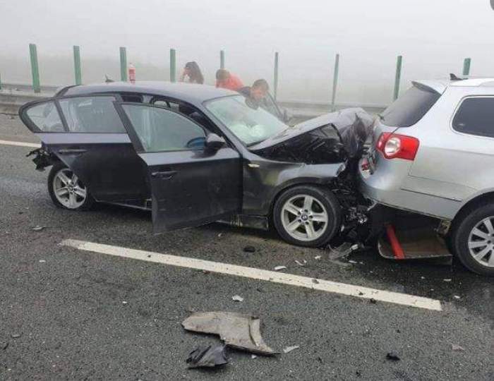 Un al doilea accident rutier a avut loc pe Autostrada Soarelui. Au fost implicate trei autoturisme. În urma impactului au rezultat cinci victime