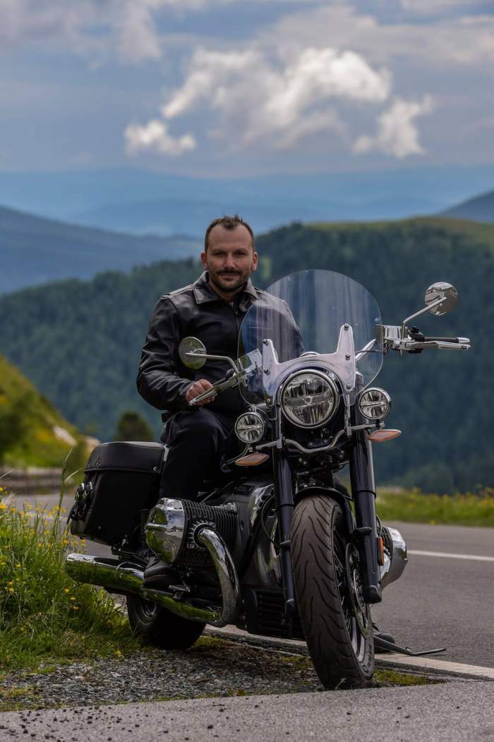 Cine este Cristian Predoi, motociclistul mort într-un accident la Șaru Dornei, în Suceava. Bărbatul pierduse controlul într-o curbă / FOTO
