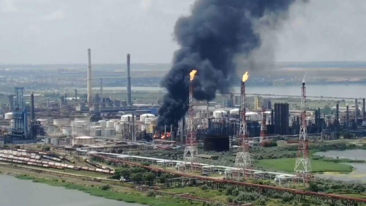 A mai murit o victimă a exploziei de la Petromidia. Al doilea pacient stransferat în Germania a decedat