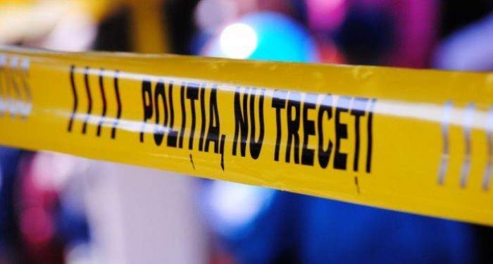 Un adolescent a fost găsit mort, cu capul tăiat şi pus într-o găleată. Băiatul era dat dispărut de câteva zile