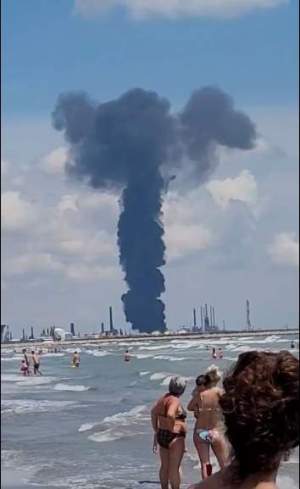 Andreea Bălan, pe plajă în momentul în care s-a produs explozia la Petromidia Năvodari. Ce a surprins vedeta cu telefonul mobil / VIDEO
